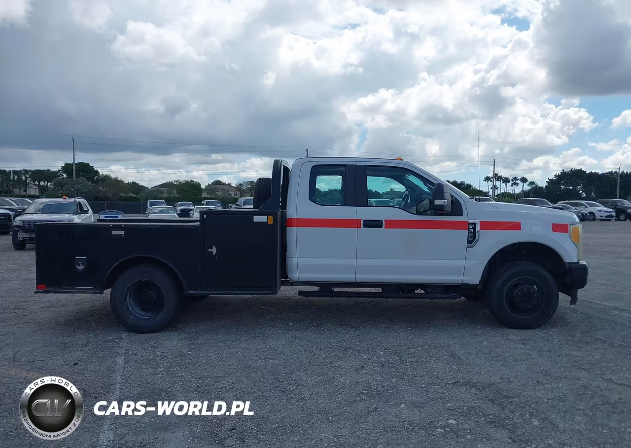 2017 Ford F-350 Chassis Xl VIN:1FD8X3H67HED88010 - 14