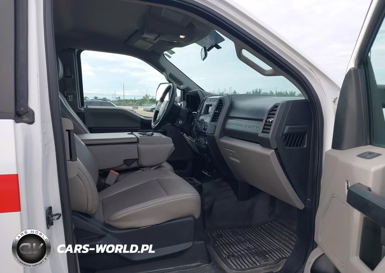 2017 Ford F-350 Chassis Xl VIN:1FD8X3H67HED88010 - 5