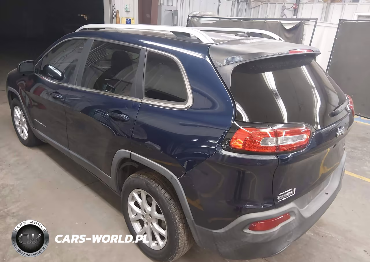 2014 Jeep Cherokee Latitude VIN:1C4PJLCB3EW183117 - 3