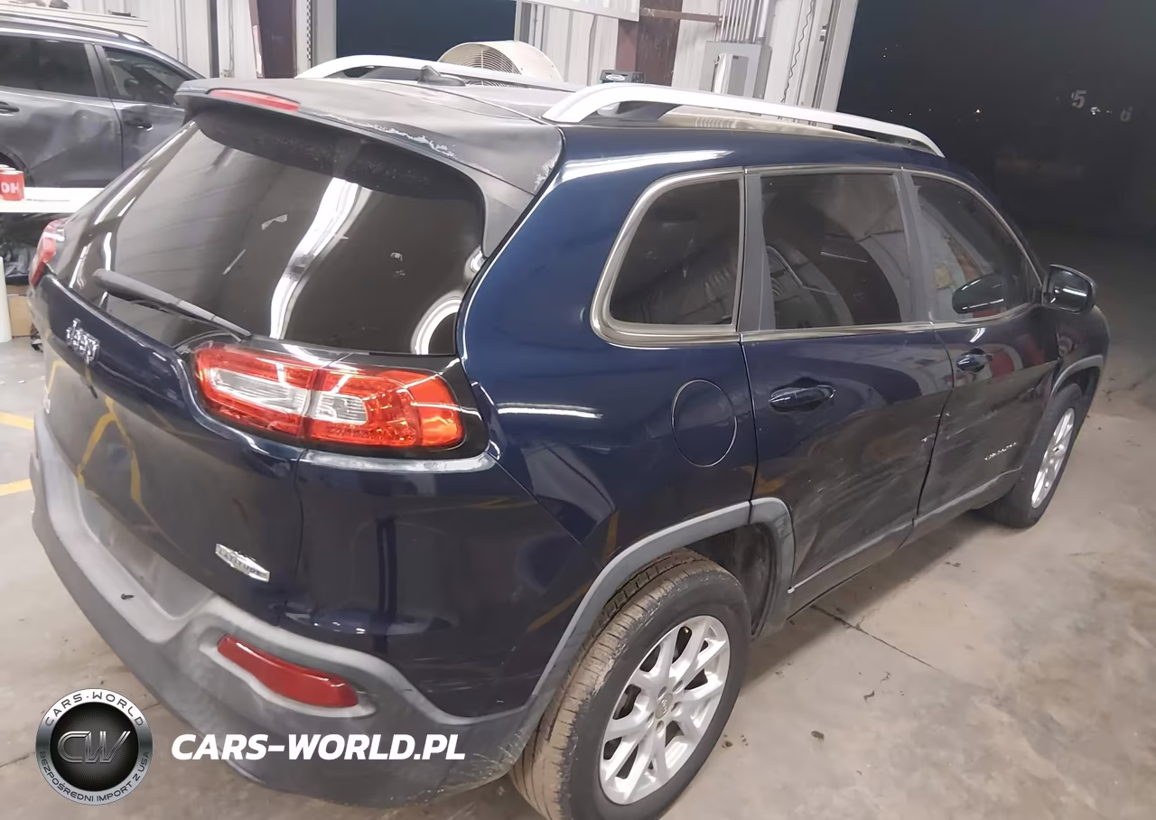 2014 Jeep Cherokee Latitude VIN:1C4PJLCB3EW183117 - 4