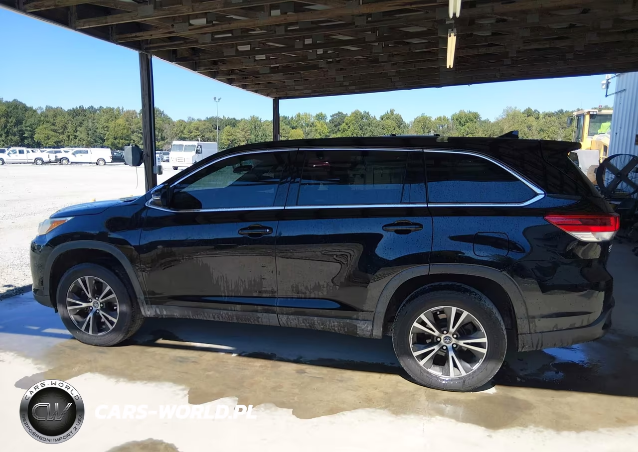 2019 Toyota Highlander Le Plus VIN:5TDZZRFH5KS305802 - 14