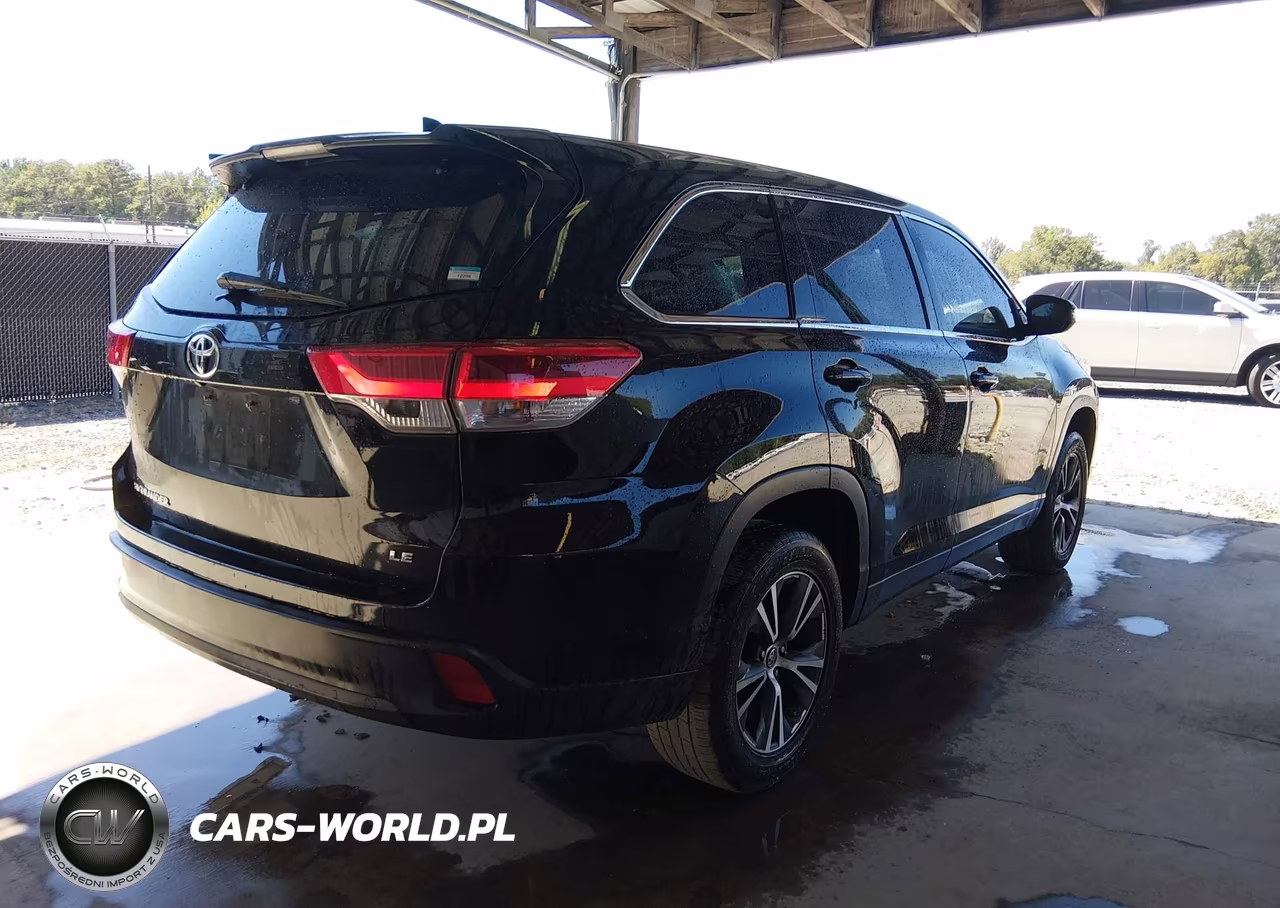 2019 Toyota Highlander Le Plus VIN:5TDZZRFH5KS305802 - 4