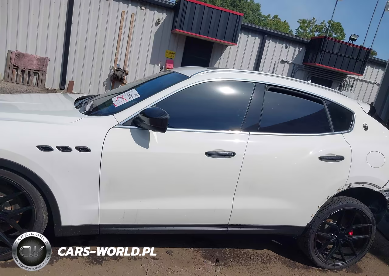 2017 Maserati Levante S VIN:ZN661YUA0HX245150 - 15