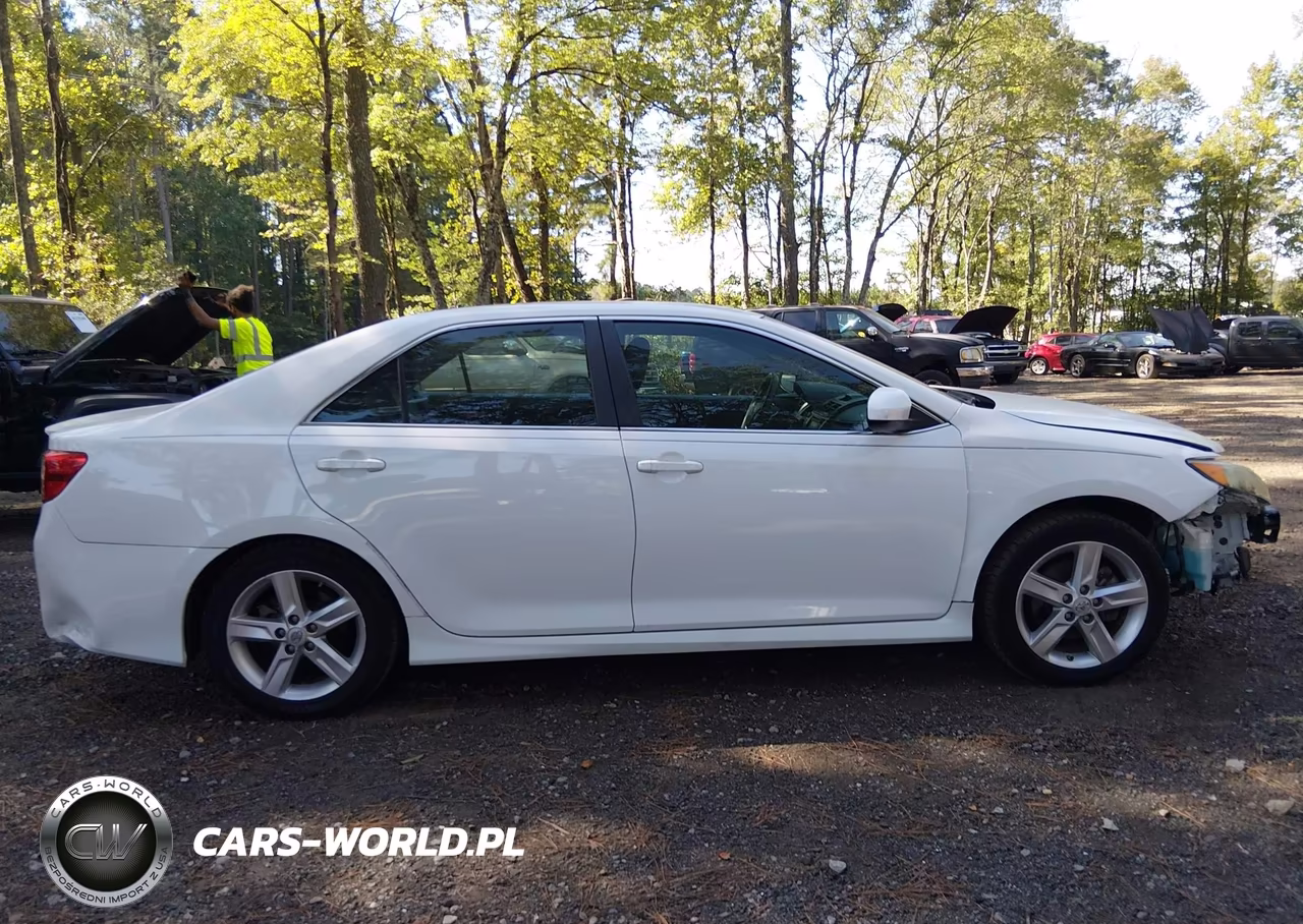 2014 Toyota Camry Se VIN:4T1BF1FK5EU362861 - 13