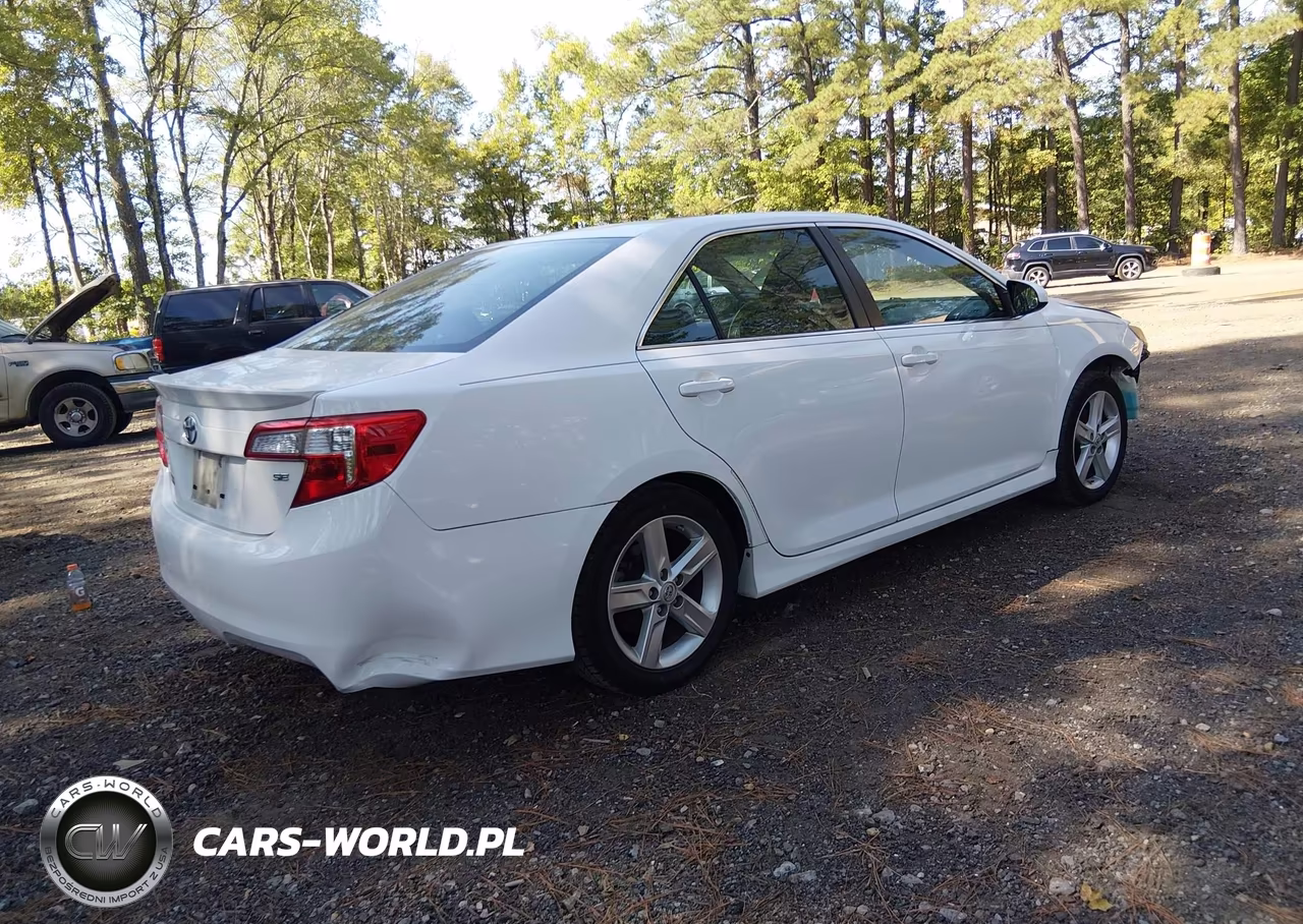 2014 Toyota Camry Se VIN:4T1BF1FK5EU362861 - 4