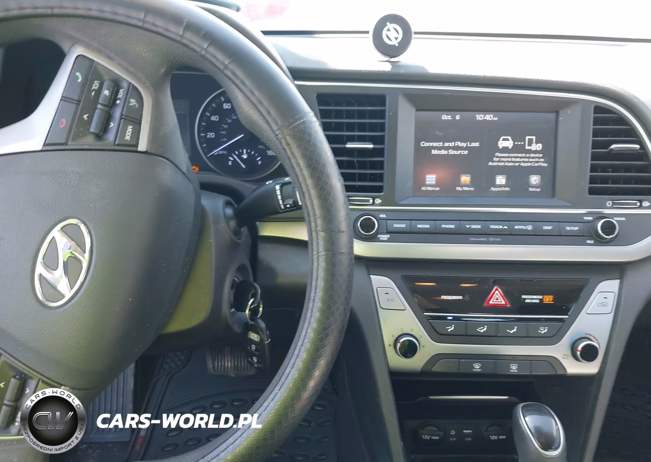 2018 Hyundai Elantra Sel VIN:5NPD84LFXJH298885 - 11