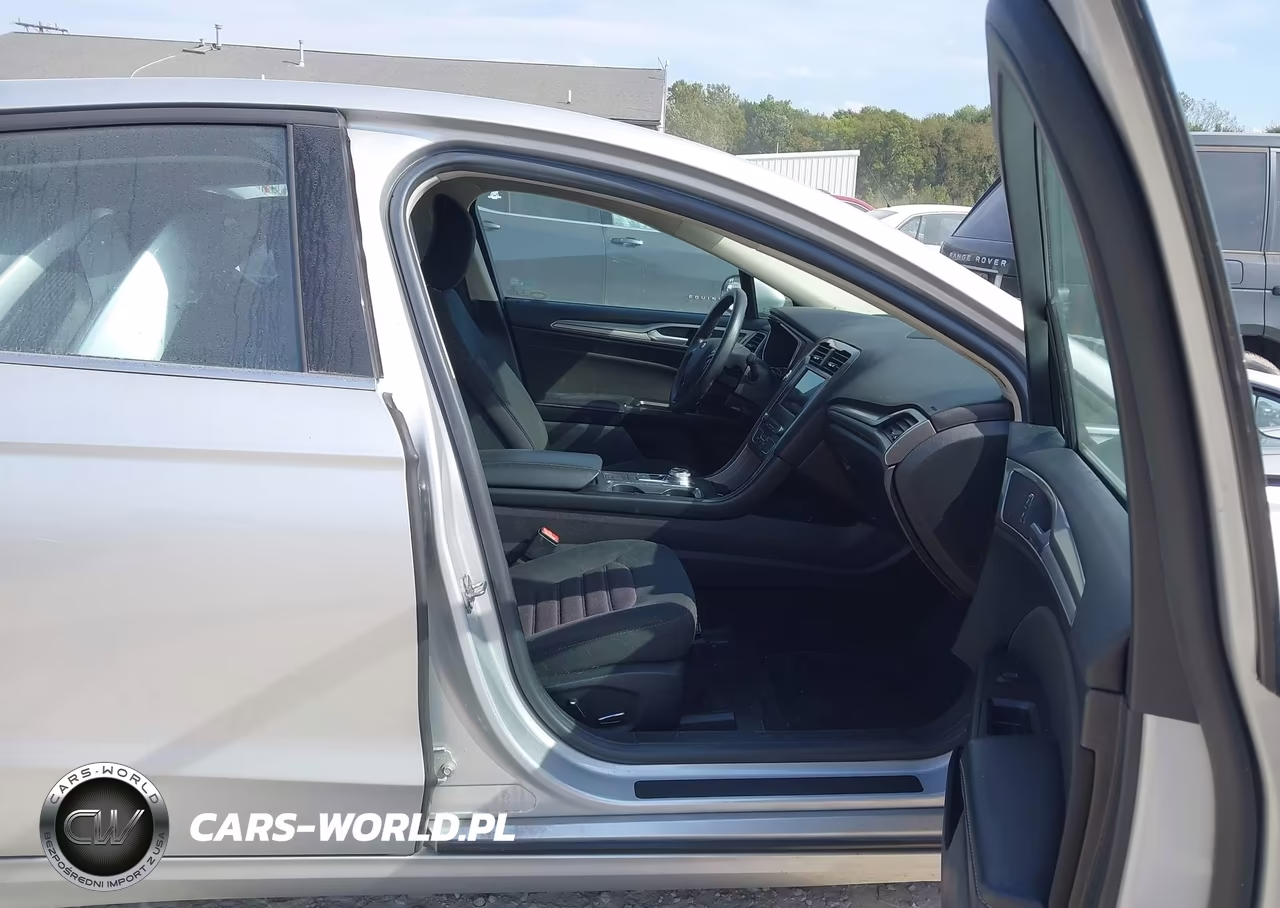 2017 Ford Fusion Se VIN:3FA6P0H79HR104334 - 5