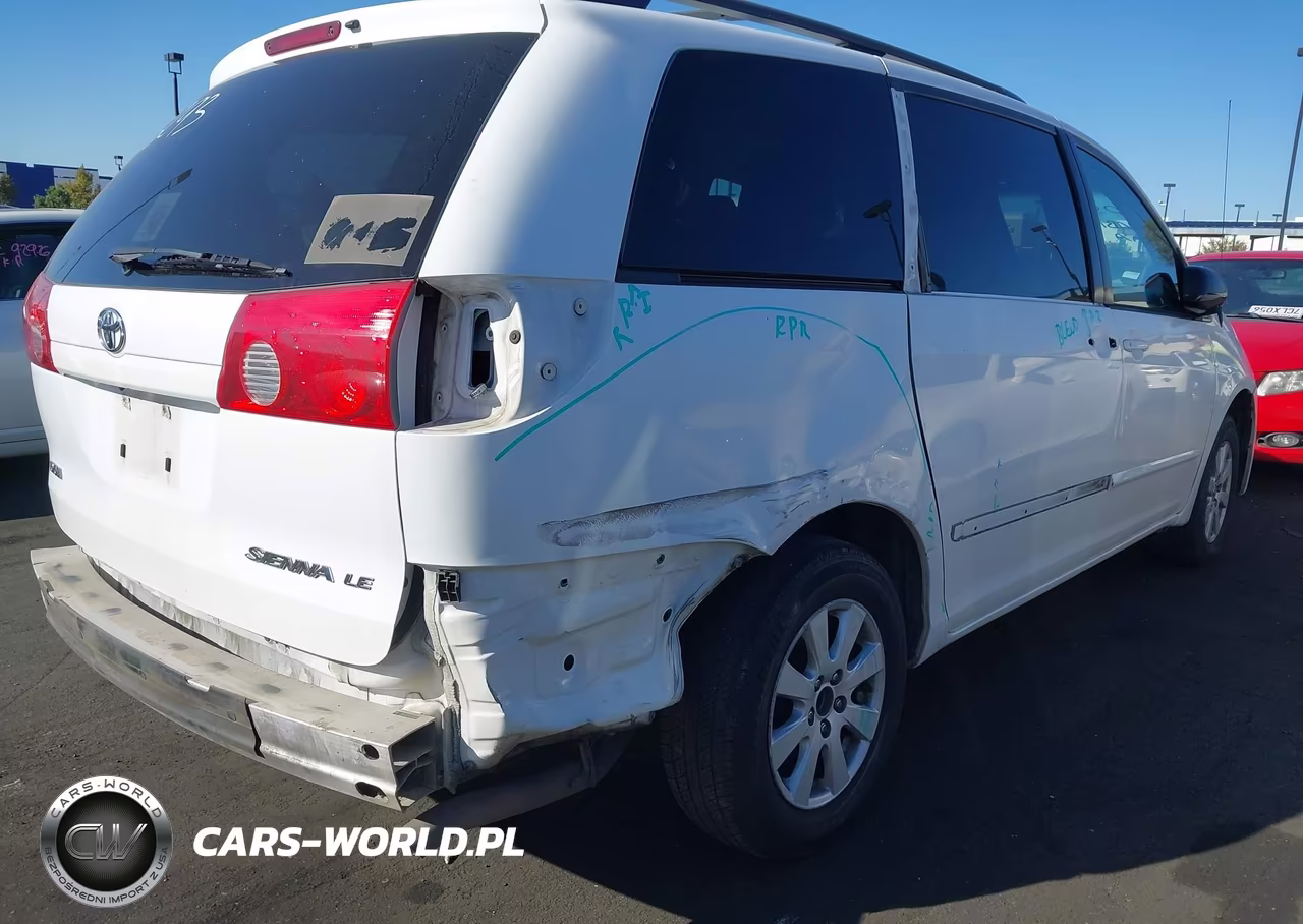 2010 Toyota Sienna Le VIN:5TDKK4CC1AS339526 - 4