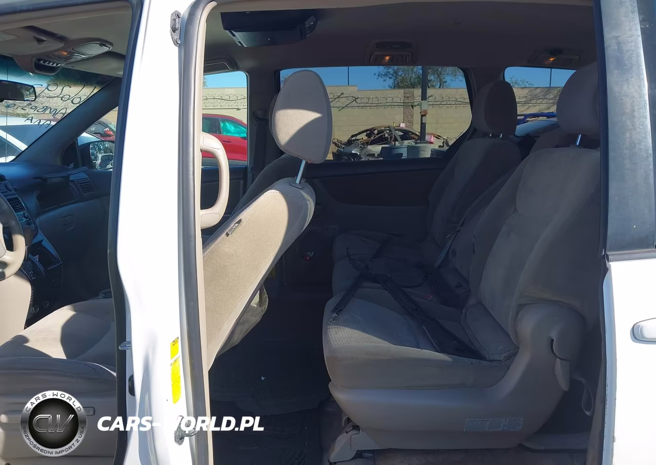 2010 Toyota Sienna Le VIN:5TDKK4CC1AS339526 - 8