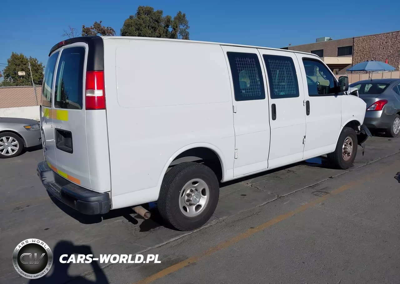 2018 Chevrolet Express 2500 Work Van VIN:1GCWGAFP9J1184799 - 4