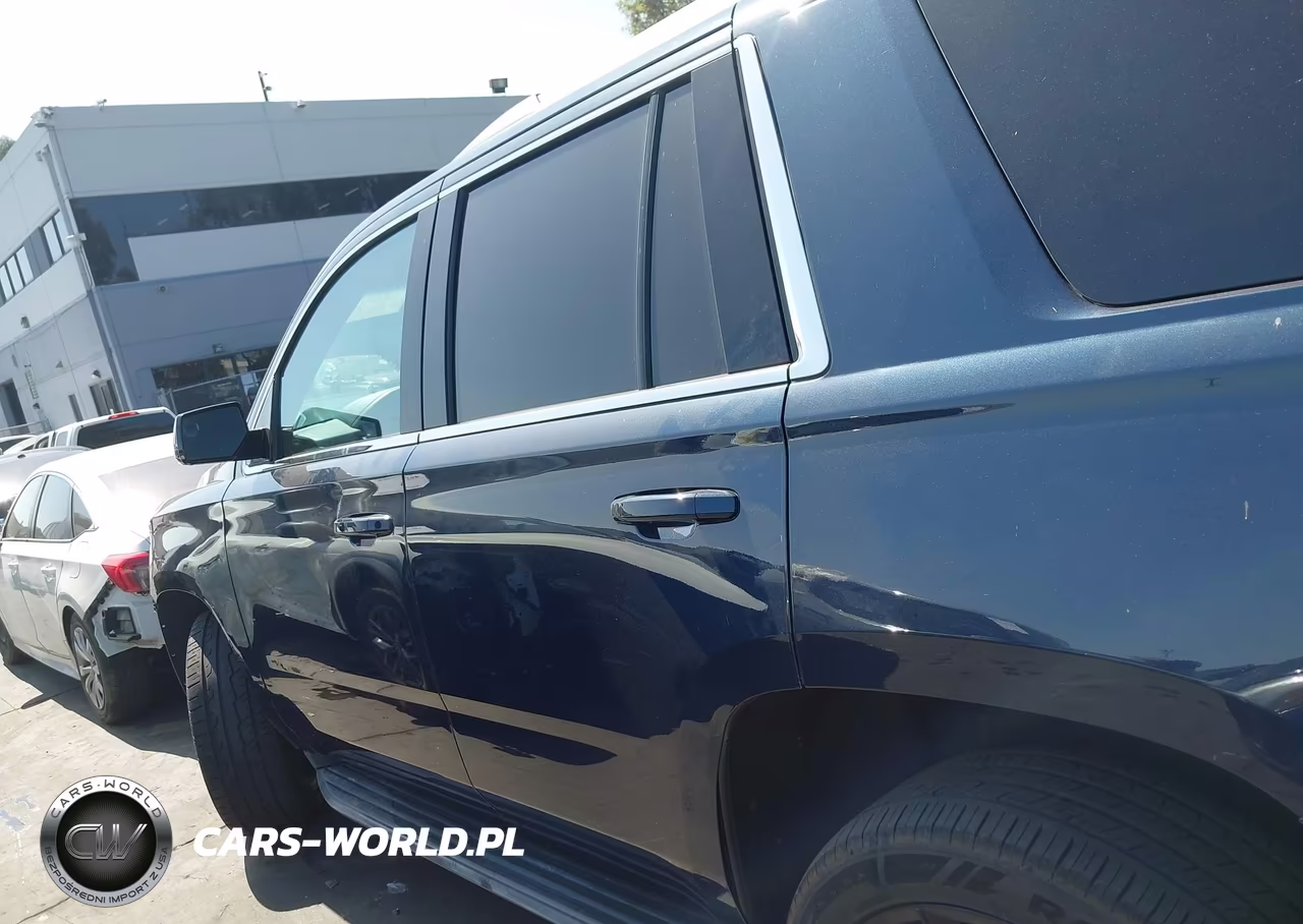 2019 Chevrolet Tahoe Lt VIN:1GNSCBKC6KR269399 - 14
