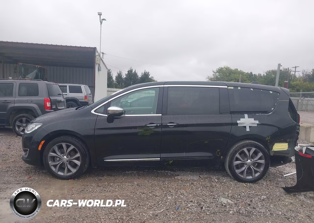 2018 Chrysler Pacifica Limited VIN:2C4RC1GG1JR338134 - 14