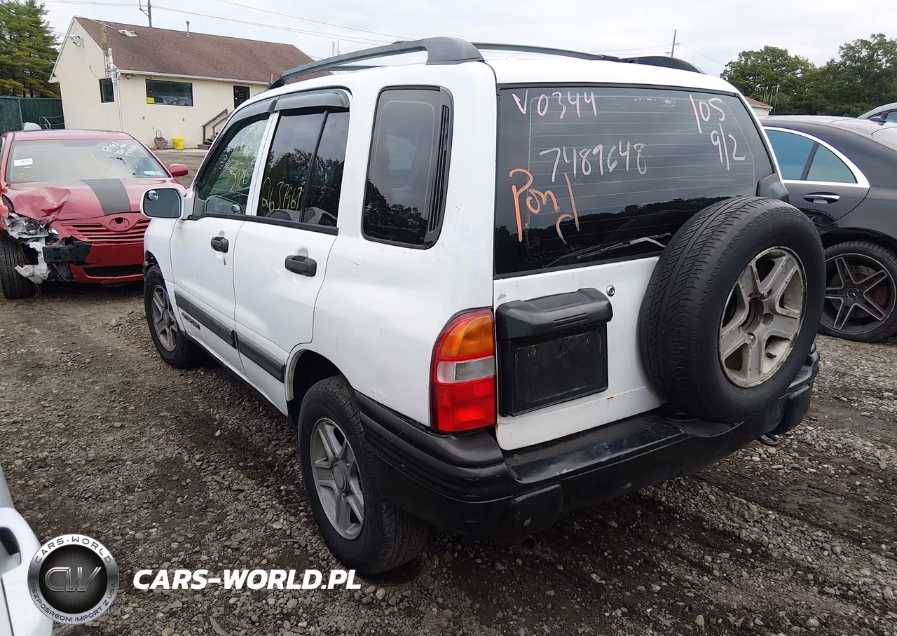 2003 Chevrolet Tracker Hard Top Base VIN:2CNBE13C636950344 - 3
