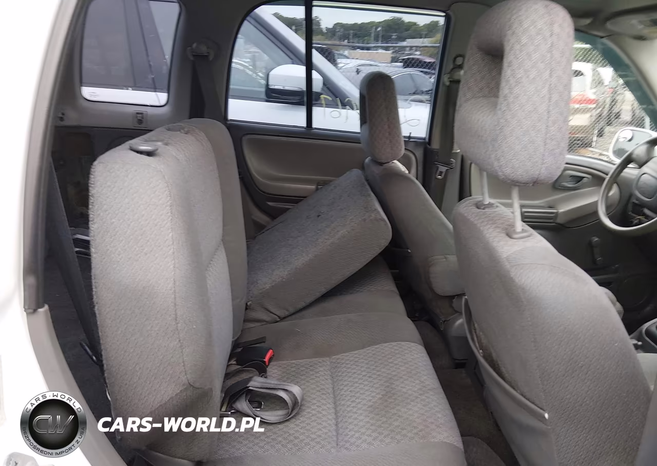2003 Chevrolet Tracker Hard Top Base VIN:2CNBE13C636950344 - 8
