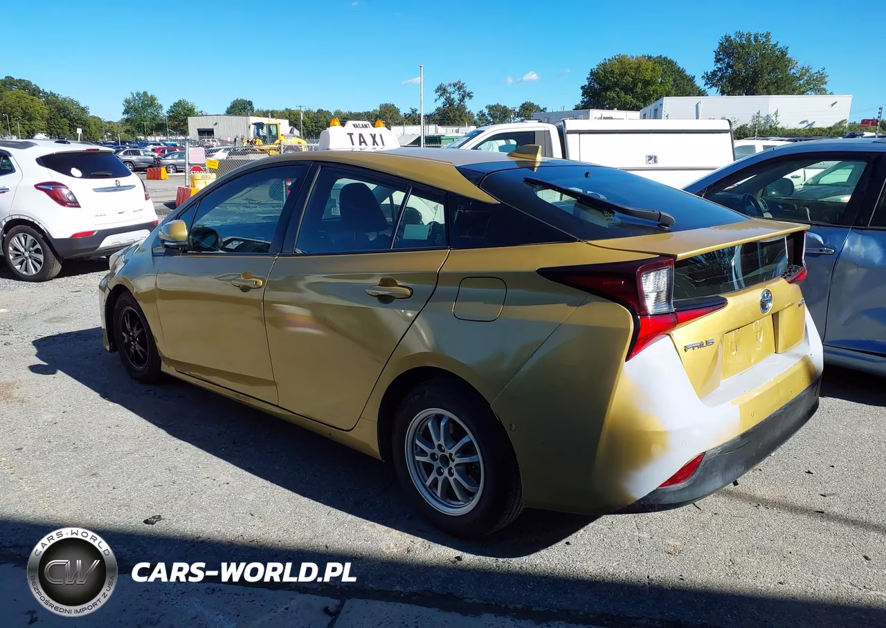 2021 Toyota Prius Le VIN:JTDKAMFU7M3153132 - 3
