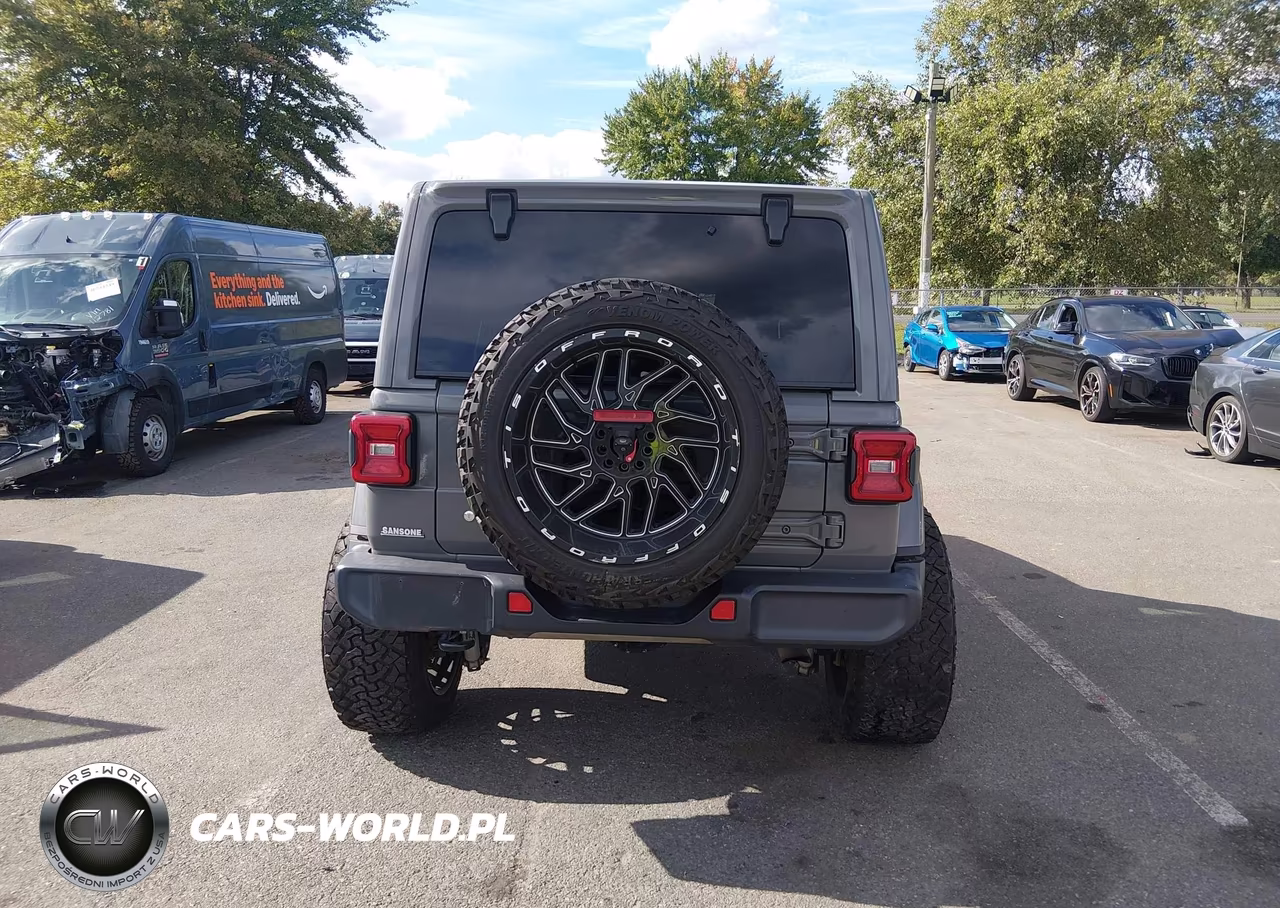 2018 Jeep Wrangler Unlimited Sahara 4X4 VIN:1C4HJXEN9JW292100 - 16