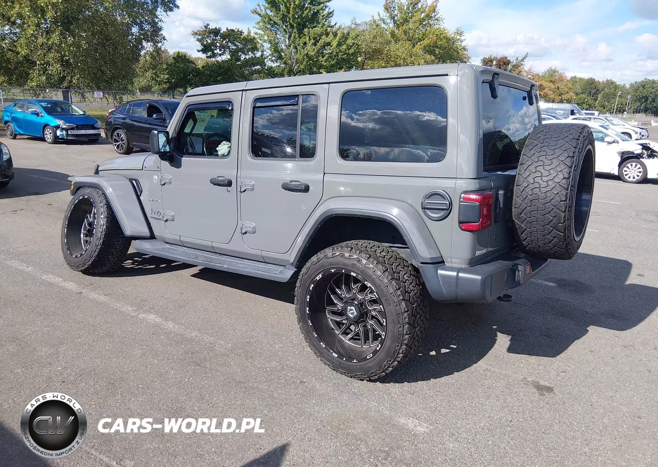 2018 Jeep Wrangler Unlimited Sahara 4X4 VIN:1C4HJXEN9JW292100 - 3