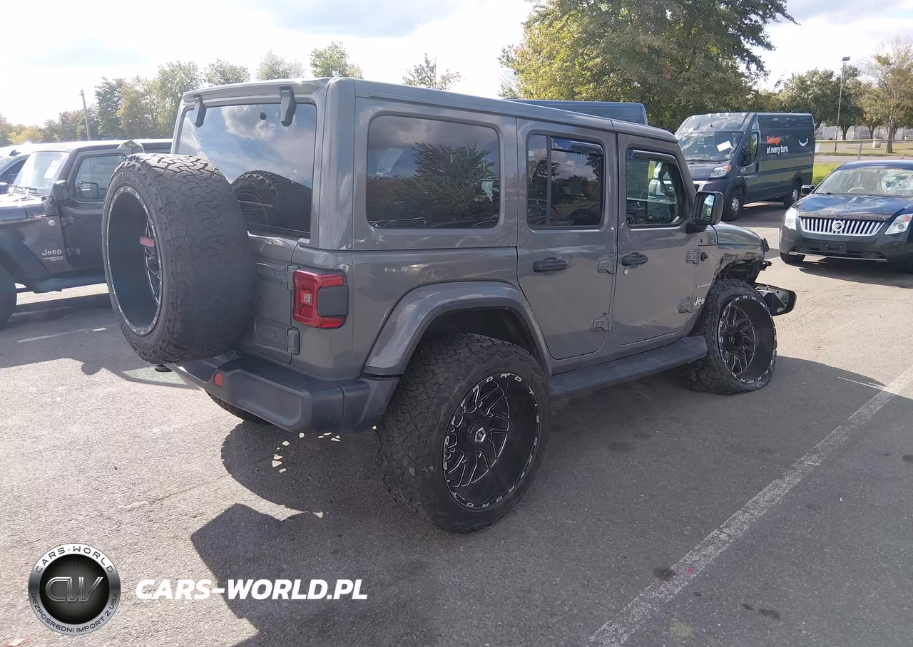 2018 Jeep Wrangler Unlimited Sahara 4X4 VIN:1C4HJXEN9JW292100 - 4