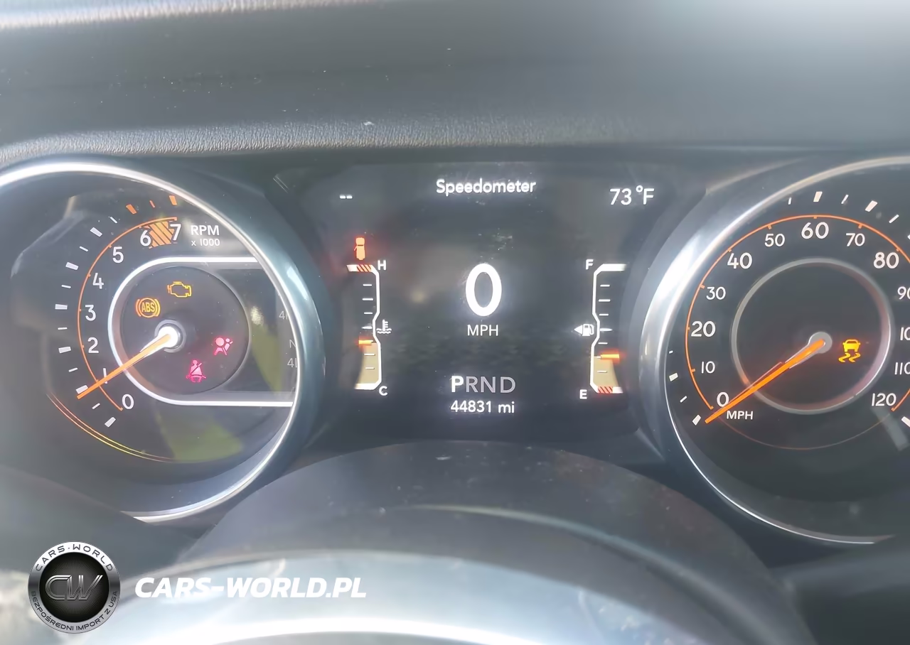 2018 Jeep Wrangler Unlimited Sahara 4X4 VIN:1C4HJXEN9JW292100 - 7