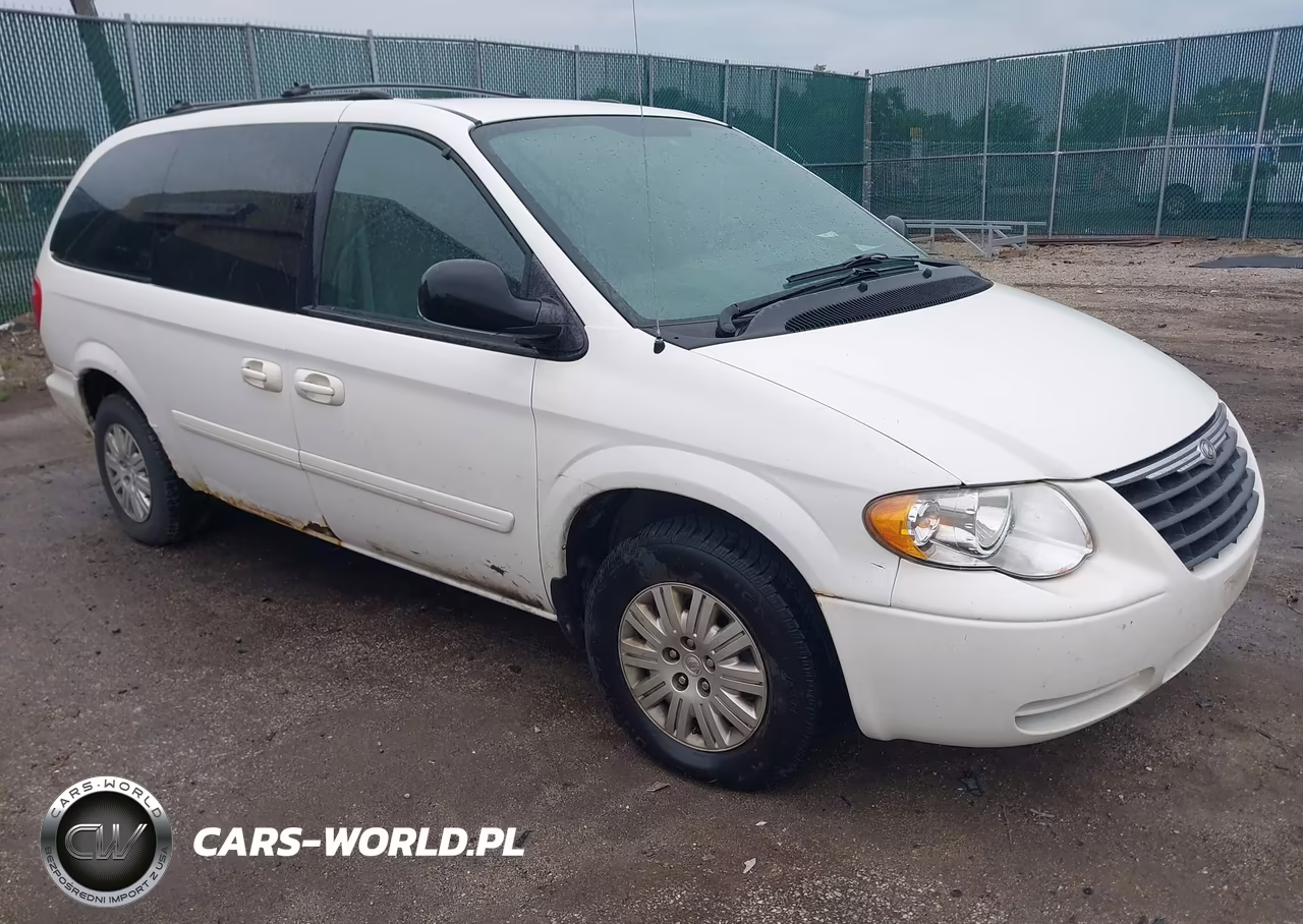 2005 Chrysler Town & Country Lx