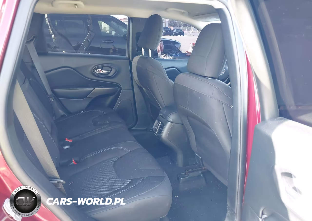2019 Jeep Cherokee Latitude Fwd VIN:1C4PJLCB4KD285436 - 8