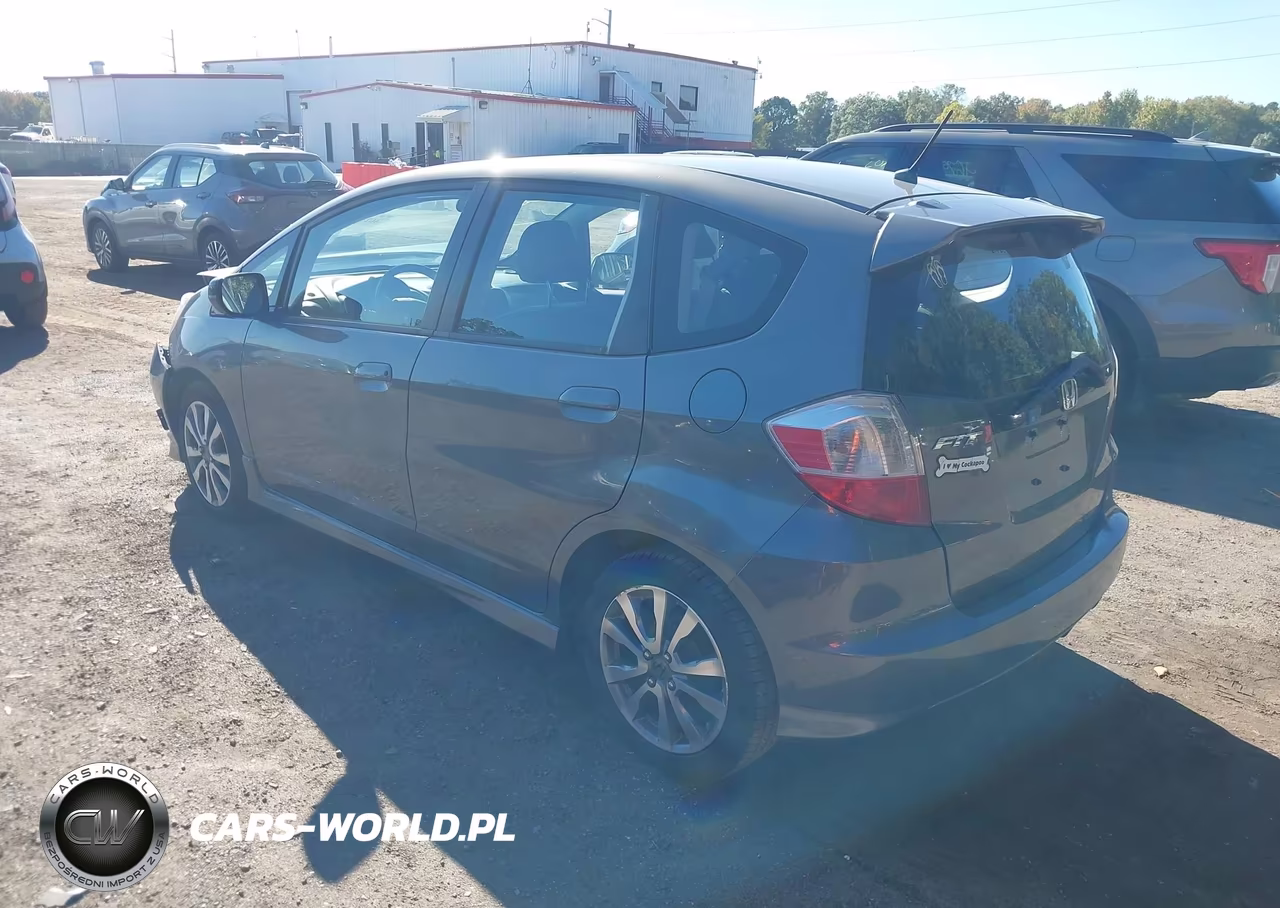 2012 Honda Fit Sport VIN:JHMGE8H57CC013361 - 3