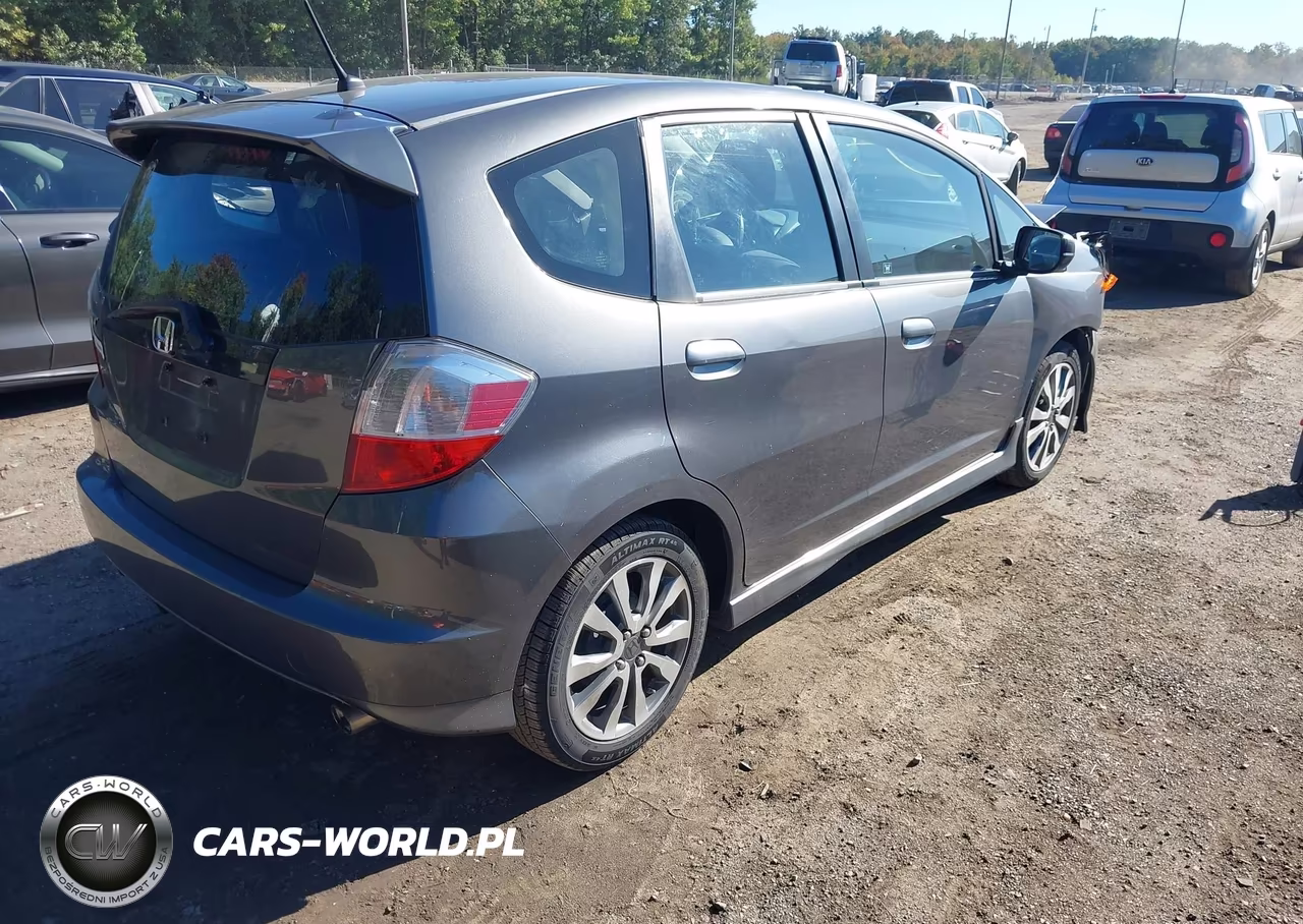 2012 Honda Fit Sport VIN:JHMGE8H57CC013361 - 4