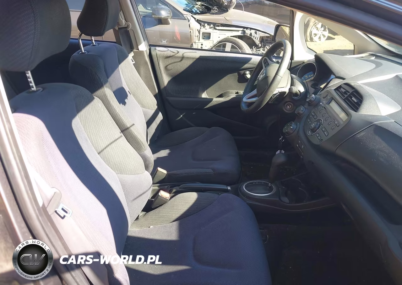 2012 Honda Fit Sport VIN:JHMGE8H57CC013361 - 5