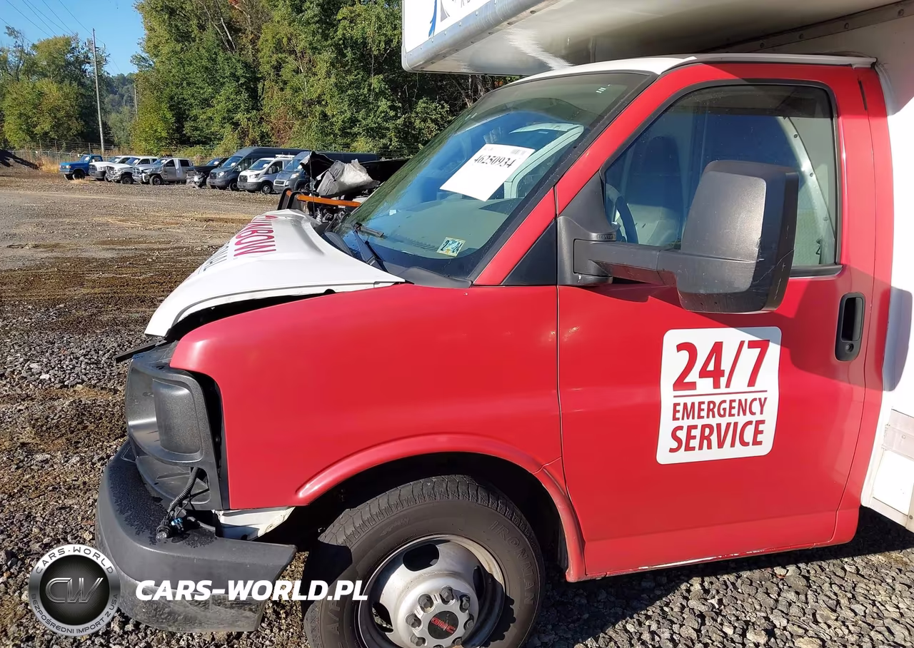 2016 GMC Savana Cutaway 4500 VIN:1GD67UCG7G1183077 - 17