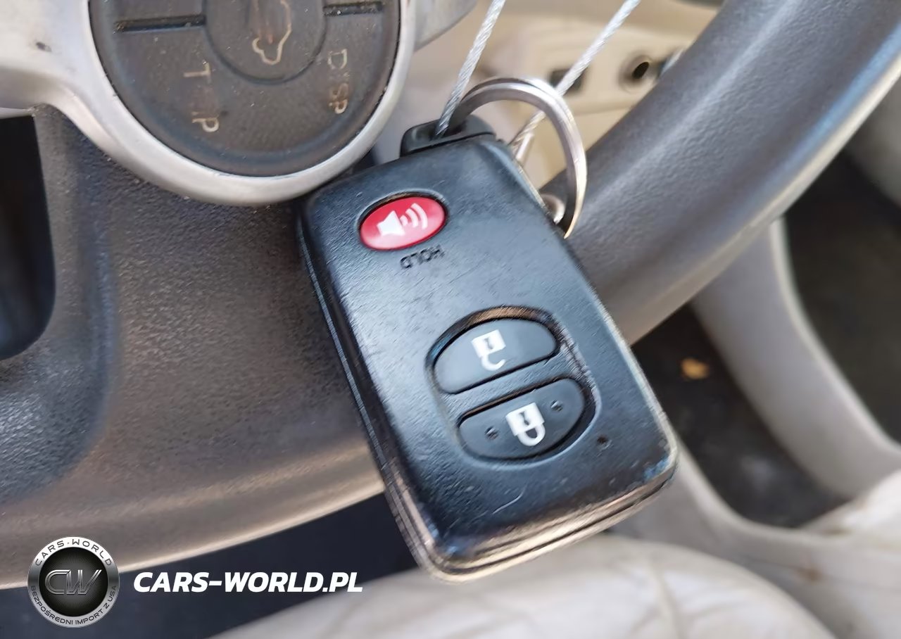 2012 Toyota Prius V Two VIN:JTDZN3EU2C3125767 - 11
