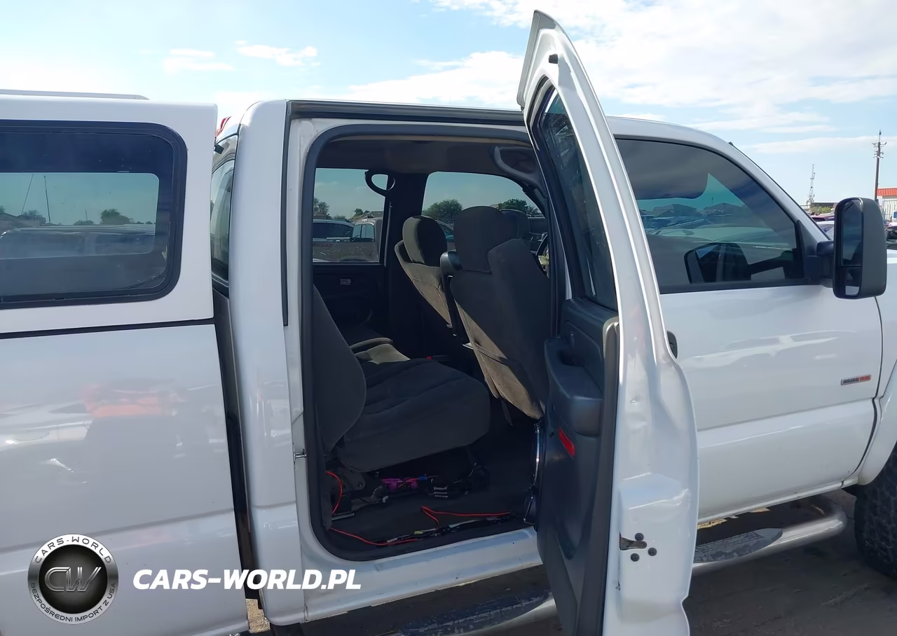 2004 Chevrolet Silverado 2500Hd Ls VIN:1GCHK23154F158219 - 8