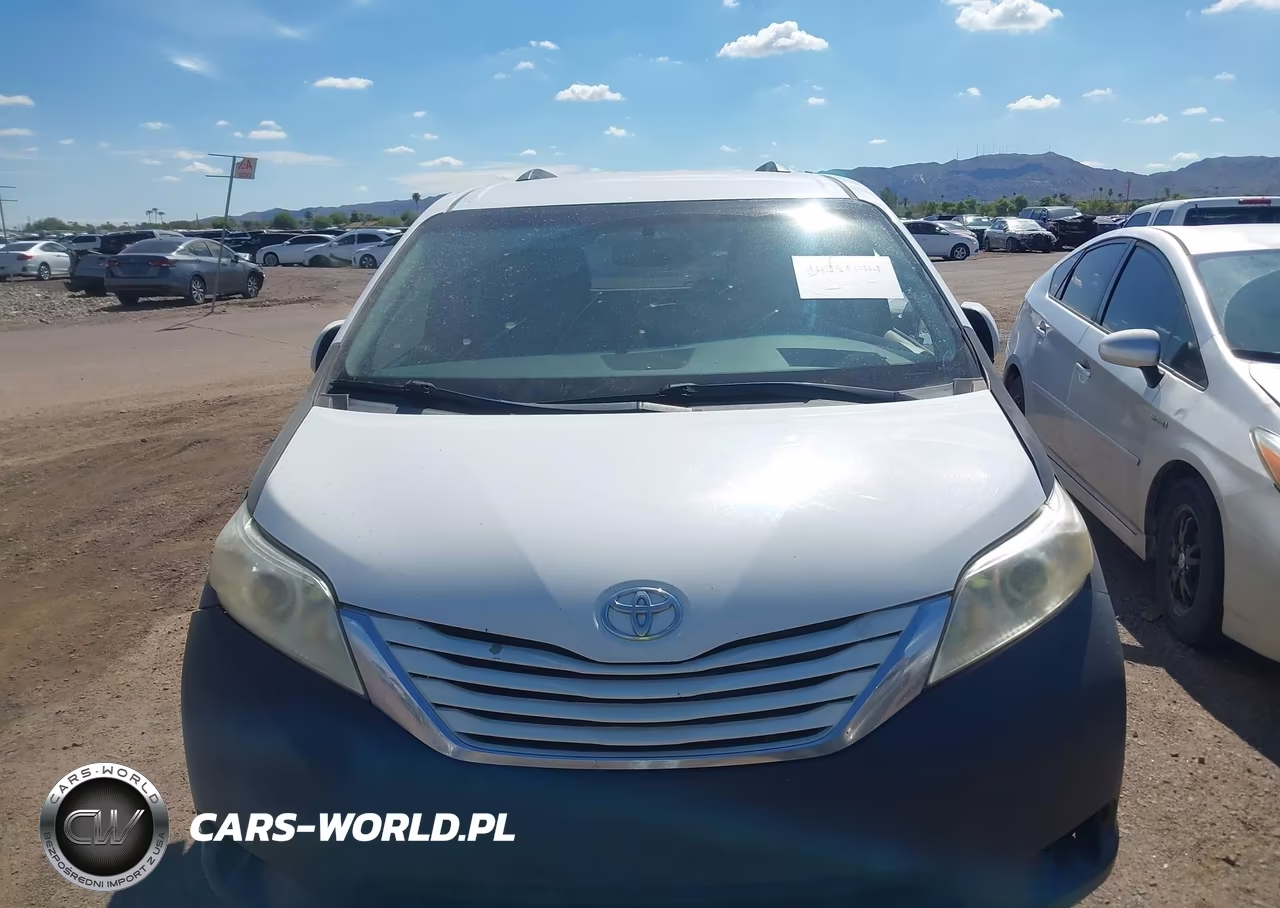 2015 Toyota Sienna Le 8 Passenger VIN:5TDKK3DC4FS618761 - 12