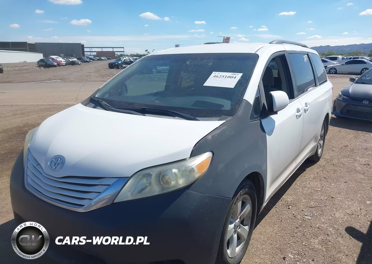 2015 Toyota Sienna Le 8 Passenger VIN:5TDKK3DC4FS618761 - 2