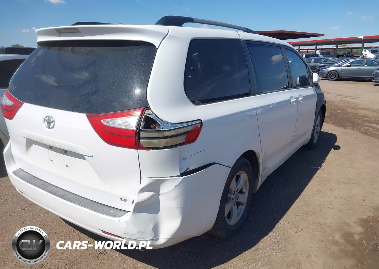 2015 Toyota Sienna Le 8 Passenger VIN:5TDKK3DC4FS618761 - 4