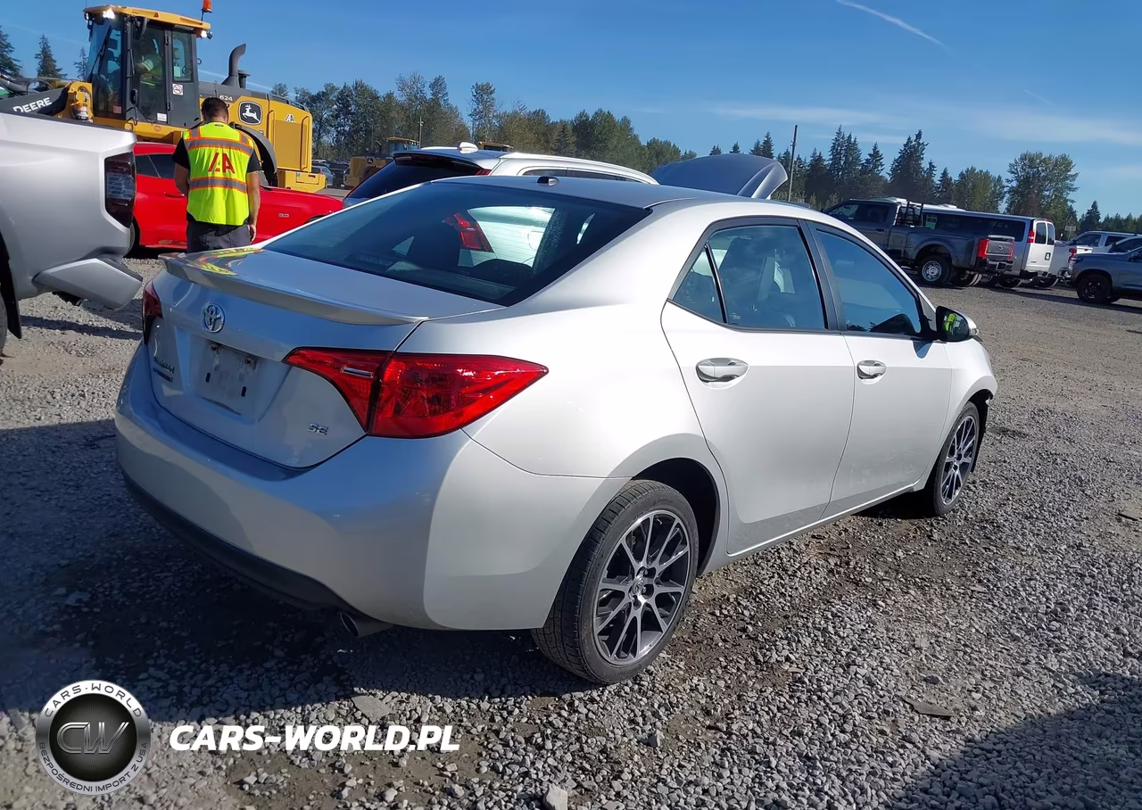 2017 Toyota Corolla Se Special Edition VIN:5YFBURHE1HP620472 - 4