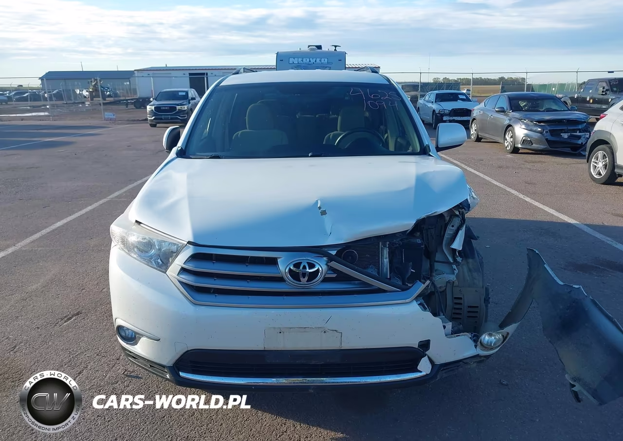 2013 Toyota Highlander Plus VIN:5TDBK3EH8DS250933 - 12