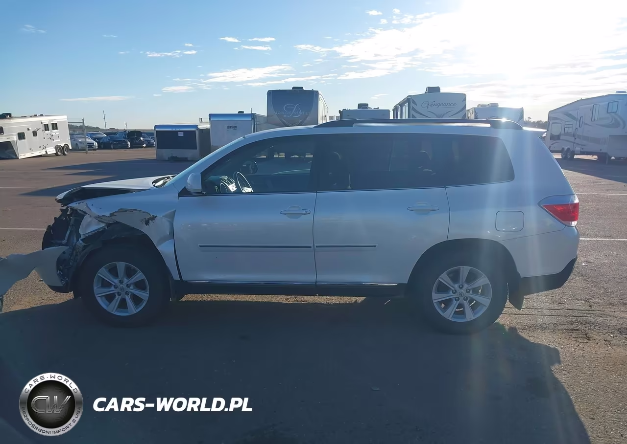 2013 Toyota Highlander Plus VIN:5TDBK3EH8DS250933 - 14