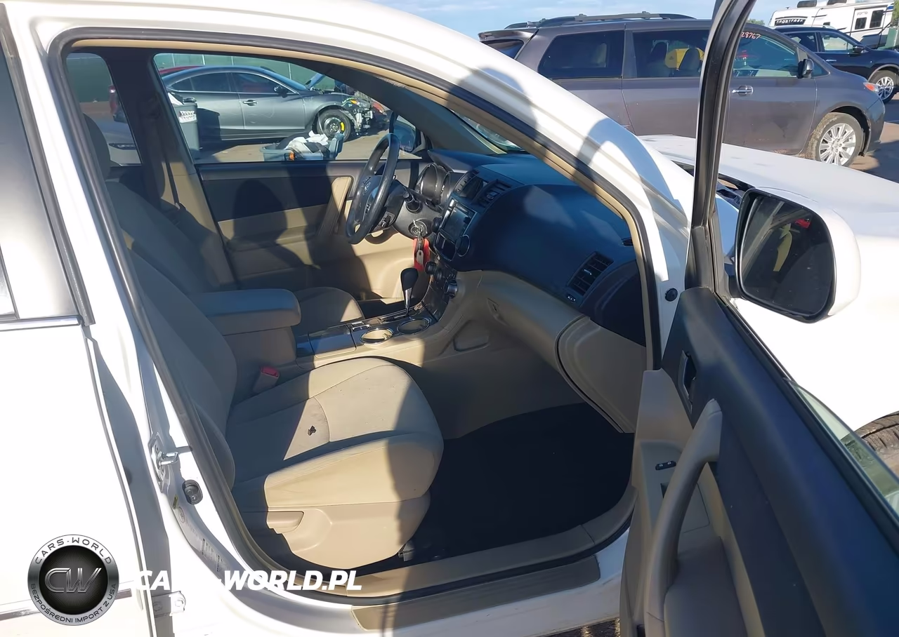2013 Toyota Highlander Plus VIN:5TDBK3EH8DS250933 - 5
