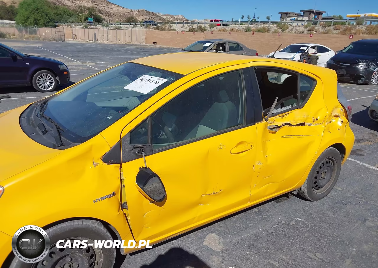 2014 Toyota Prius C Two VIN:JTDKDTB31E1068671 - 12