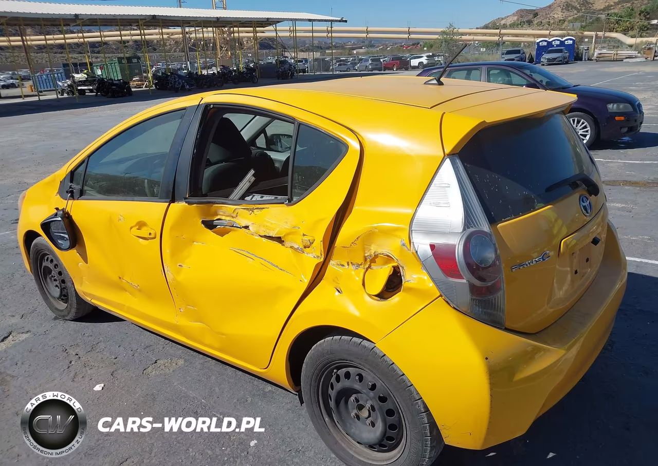 2014 Toyota Prius C Two VIN:JTDKDTB31E1068671 - 13