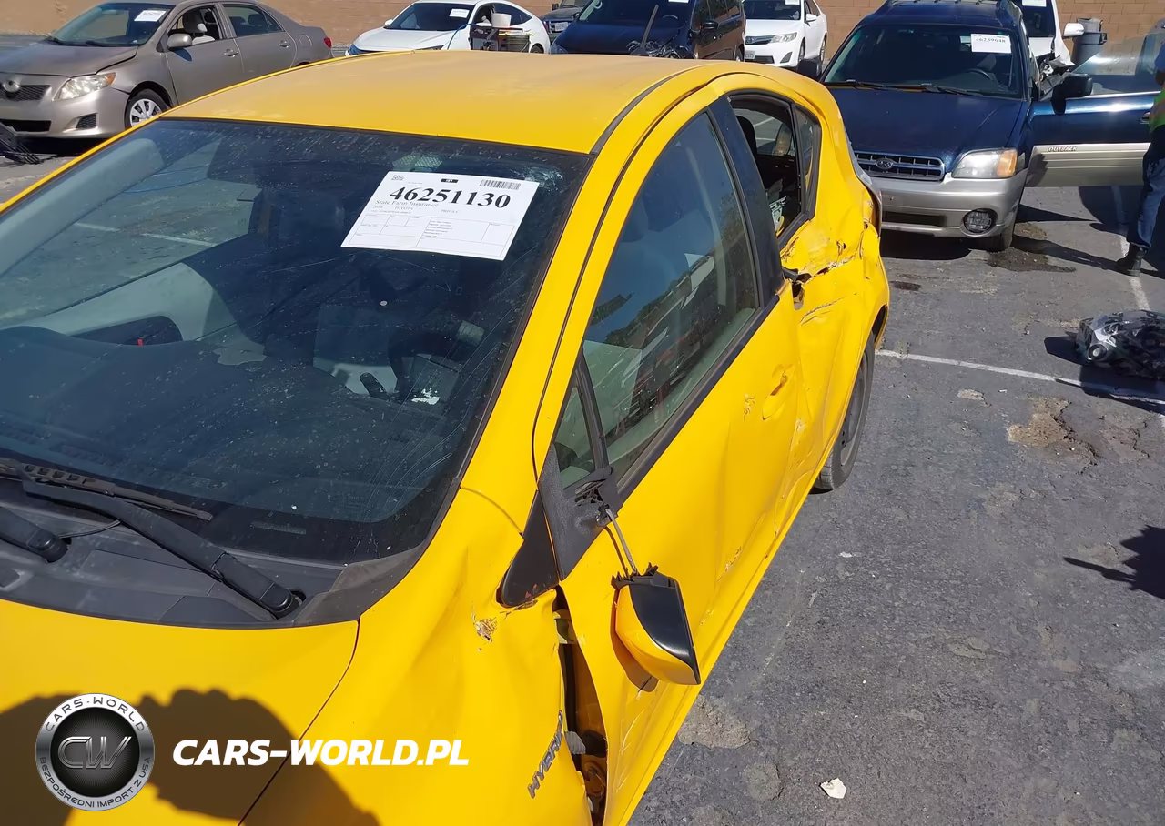 2014 Toyota Prius C Two VIN:JTDKDTB31E1068671 - 15