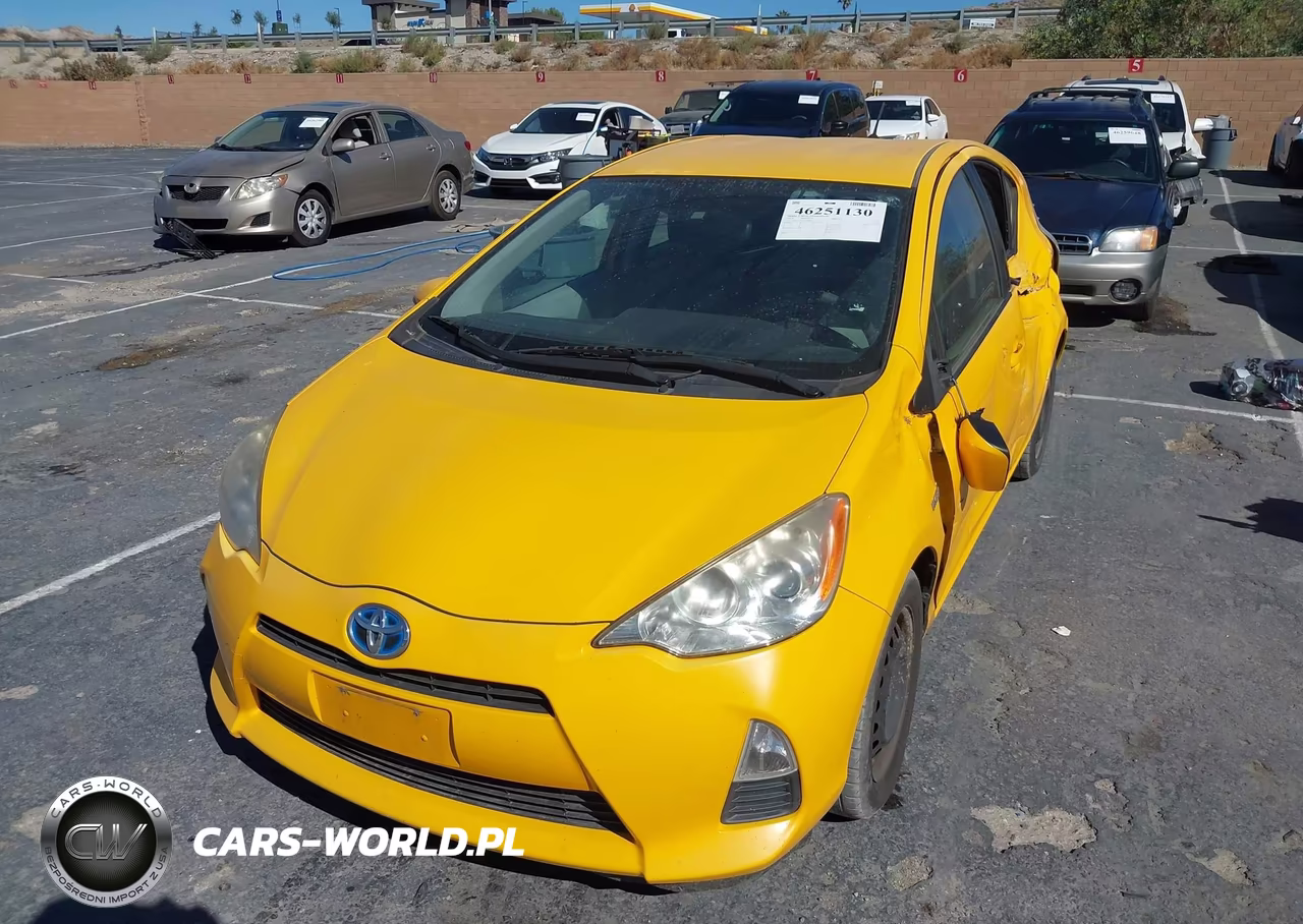 2014 Toyota Prius C Two VIN:JTDKDTB31E1068671 - 2