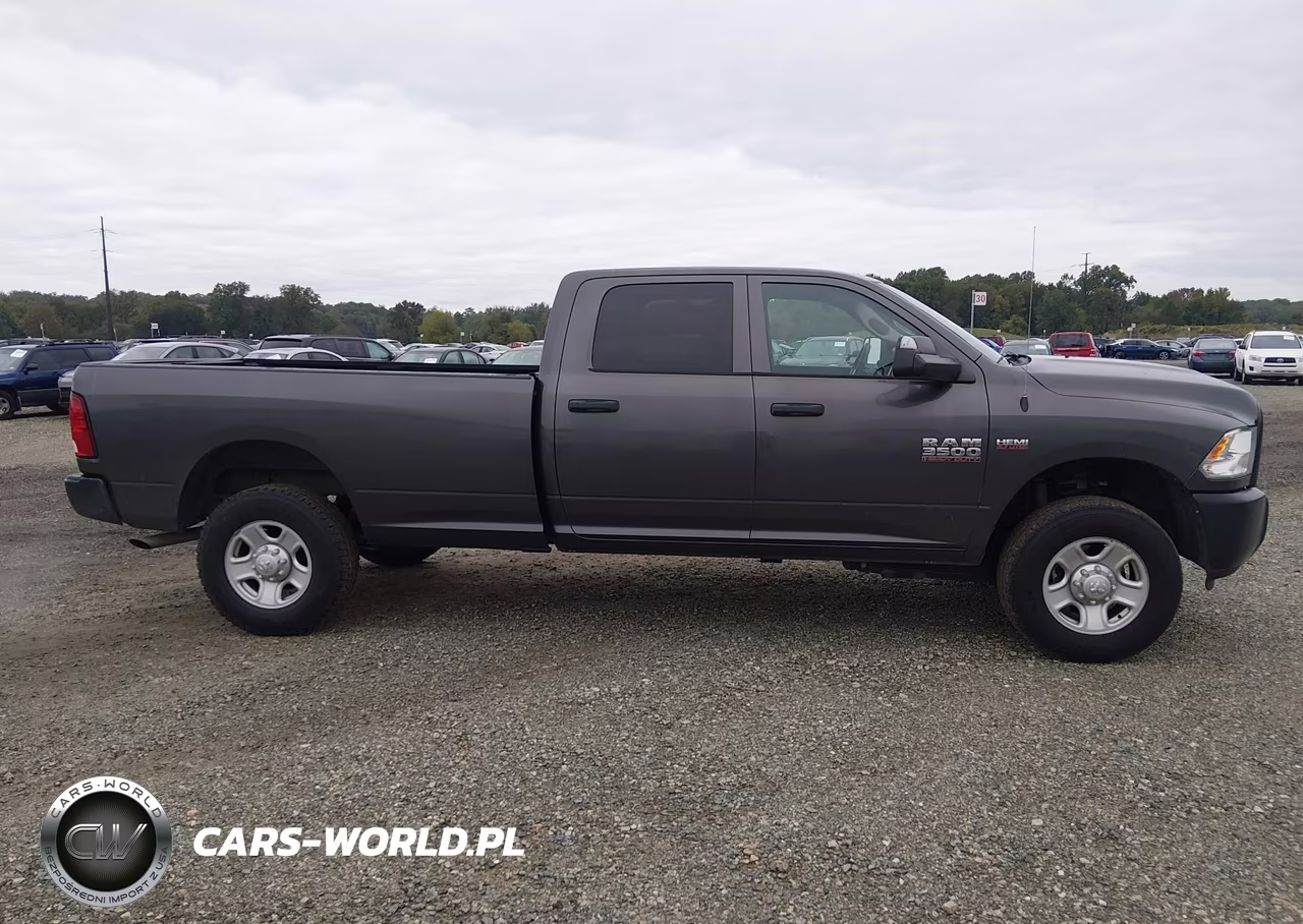 2018 Ram 3500 Tradesman 4X4 8' Box VIN:3C63R3GT8JG285247 - 18