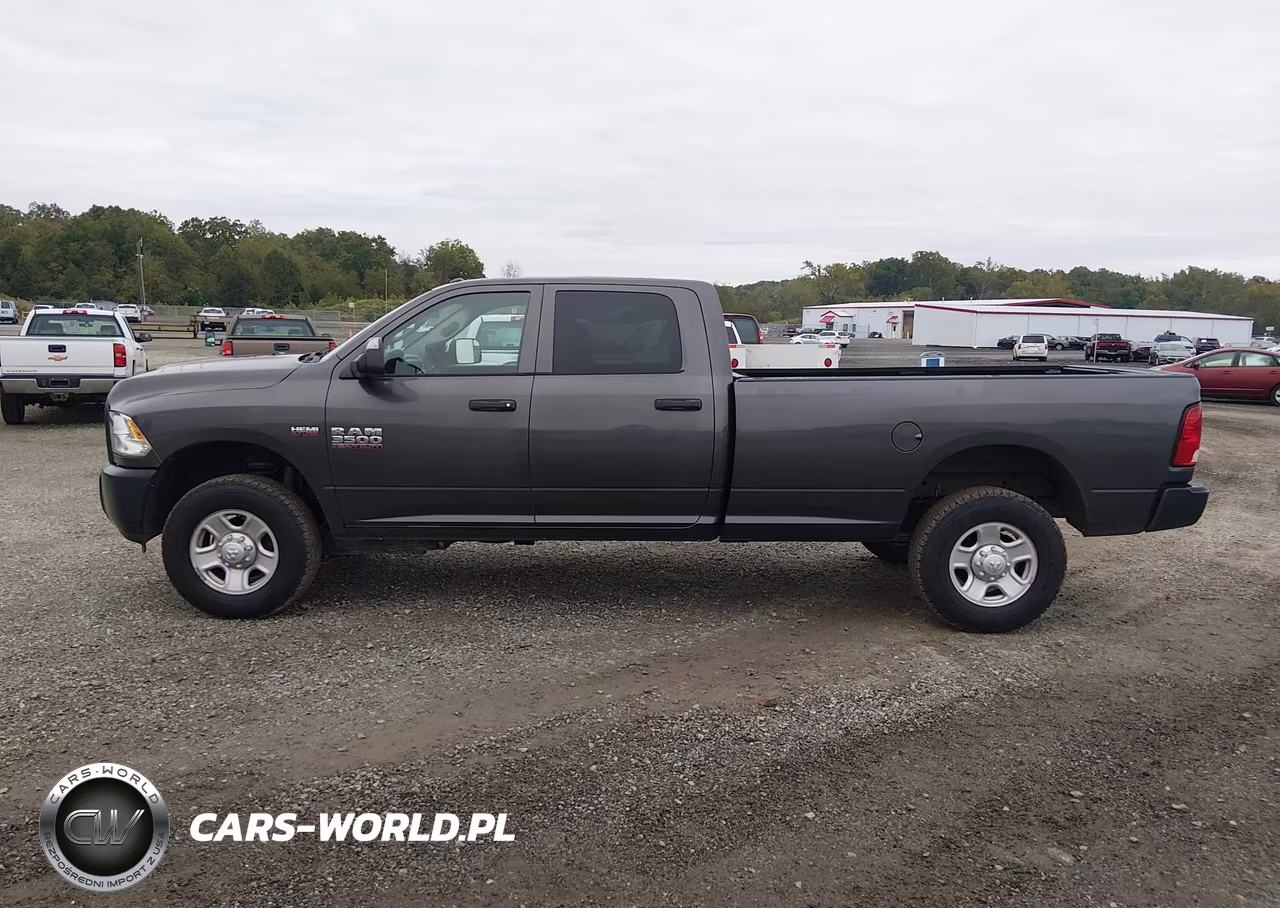 2018 Ram 3500 Tradesman 4X4 8' Box VIN:3C63R3GT8JG285247 - 19