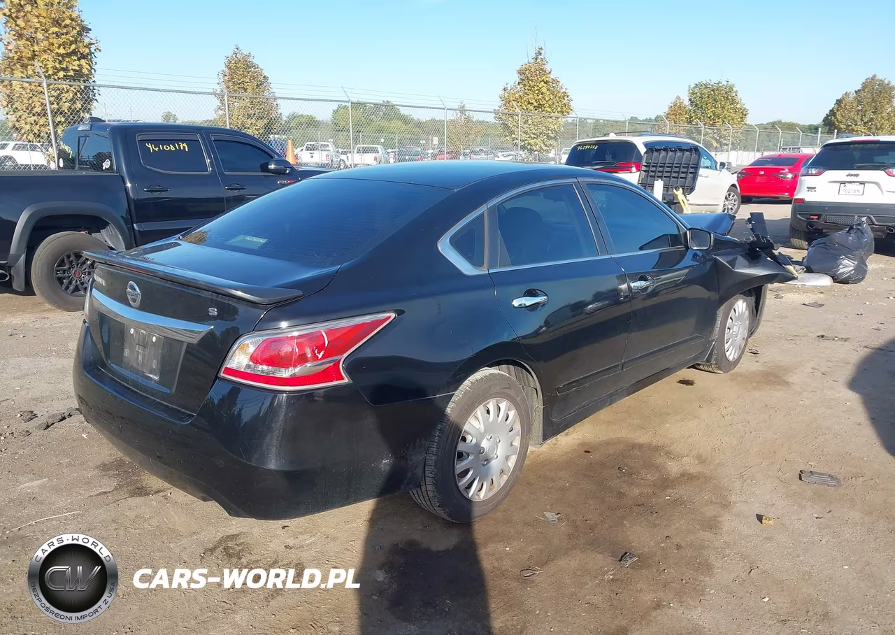 2015 Nissan Altima 2.5 S VIN:1N4AL3AP7FC450847 - 4