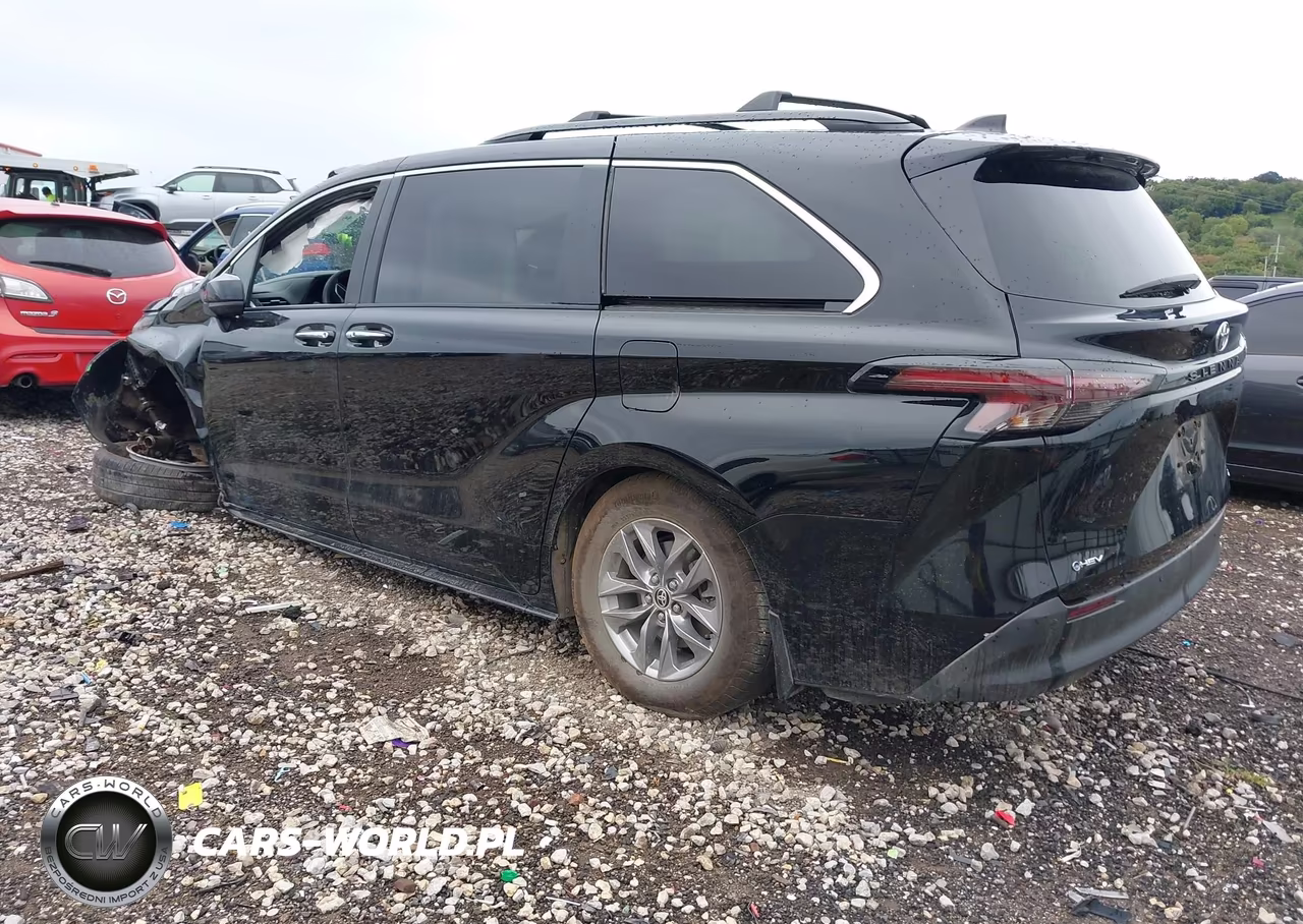 2025 Toyota Sienna Xle VIN:5TDJRKEC5SS244056 - 3