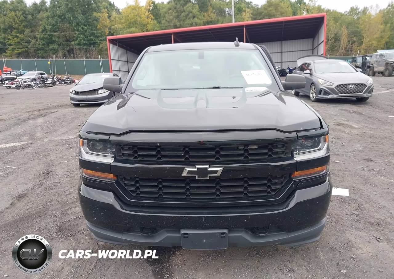 2018 Chevrolet Silverado 1500 Custom VIN:3GCUKPEC9JG395963 - 12