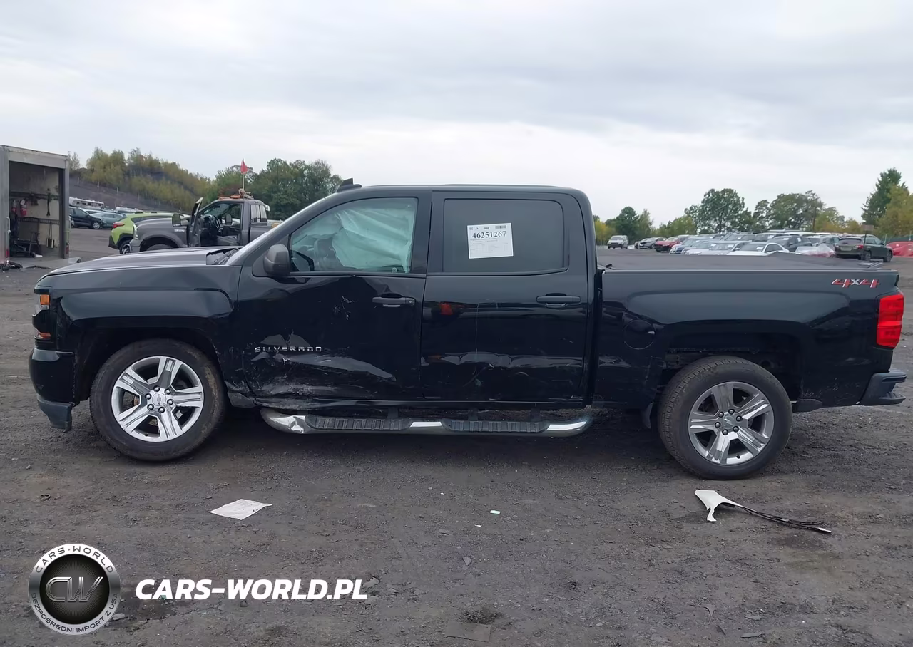 2018 Chevrolet Silverado 1500 Custom VIN:3GCUKPEC9JG395963 - 14