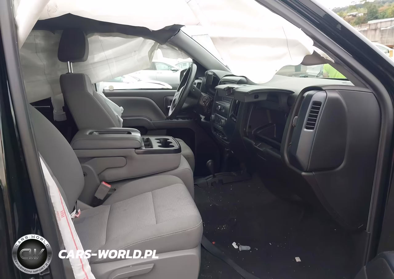 2018 Chevrolet Silverado 1500 Custom VIN:3GCUKPEC9JG395963 - 5