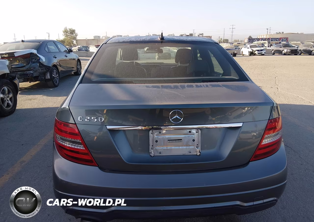 2012 Mercedes-Benz C 250 Sport VIN:WDDGF4HB4CR207474 - 17